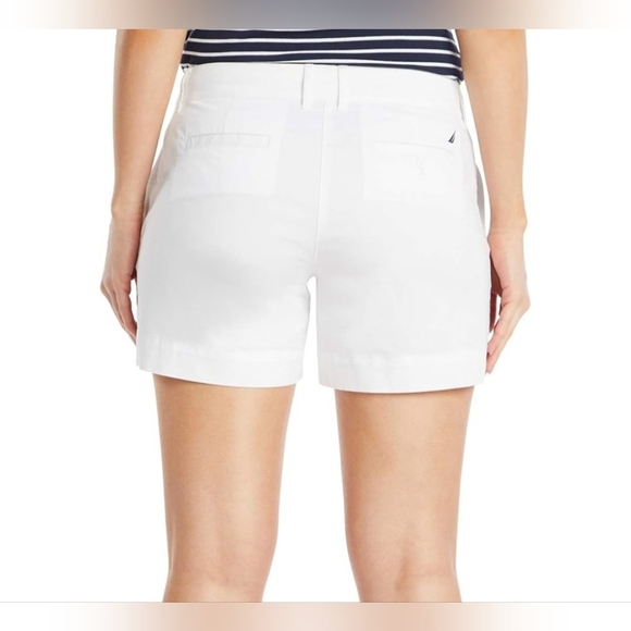 NWOT White Nautica Women's Comfort Tailored Stretch Cotton Solid Short | Size 12 - Picture 2 of 6